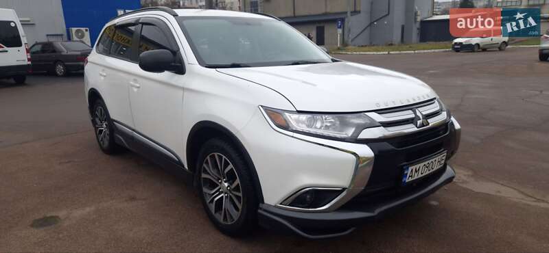 Mitsubishi Outlander 2015