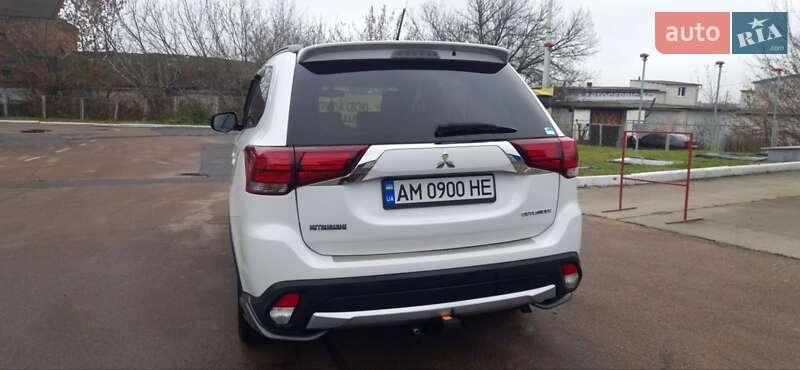Позашляховик / Кросовер Mitsubishi Outlander 2015 в Житомирі фото 11 Позашляховик / Кросовер Mitsubishi Outlander 2015 в Житомирі