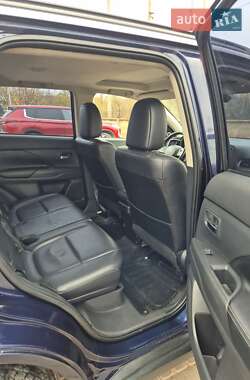 Внедорожник / Кроссовер Mitsubishi Outlander 2013 в Кривом Роге