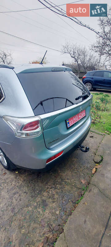 Внедорожник / Кроссовер Mitsubishi Outlander 2012 в Белгороде-Днестровском