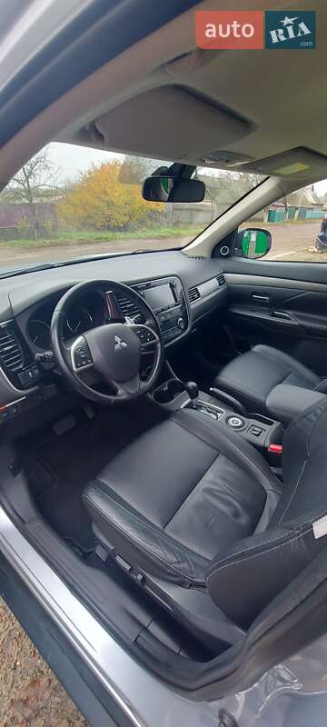 Внедорожник / Кроссовер Mitsubishi Outlander 2012 в Белгороде-Днестровском