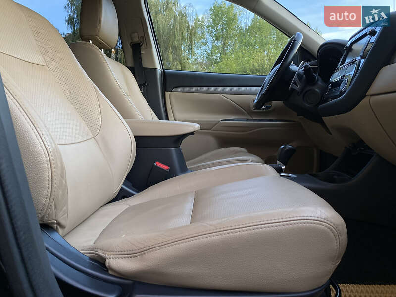 Внедорожник / Кроссовер Mitsubishi Outlander 2013 в Ивано-Франковске фото 29 Внедорожник / Кроссовер Mitsubishi Outlander 2013 в Ивано-Франковске