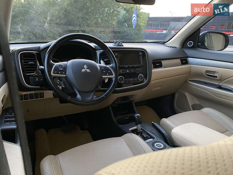 Внедорожник / Кроссовер Mitsubishi Outlander 2013 в Ивано-Франковске фото 53 Внедорожник / Кроссовер Mitsubishi Outlander 2013 в Ивано-Франковске