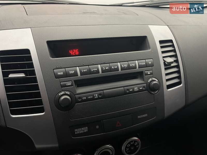 Внедорожник / Кроссовер Mitsubishi Outlander 2009 в Киеве