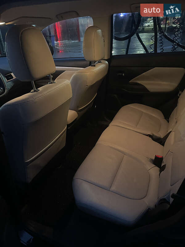 Внедорожник / Кроссовер Mitsubishi Outlander 2014 в Бориславе