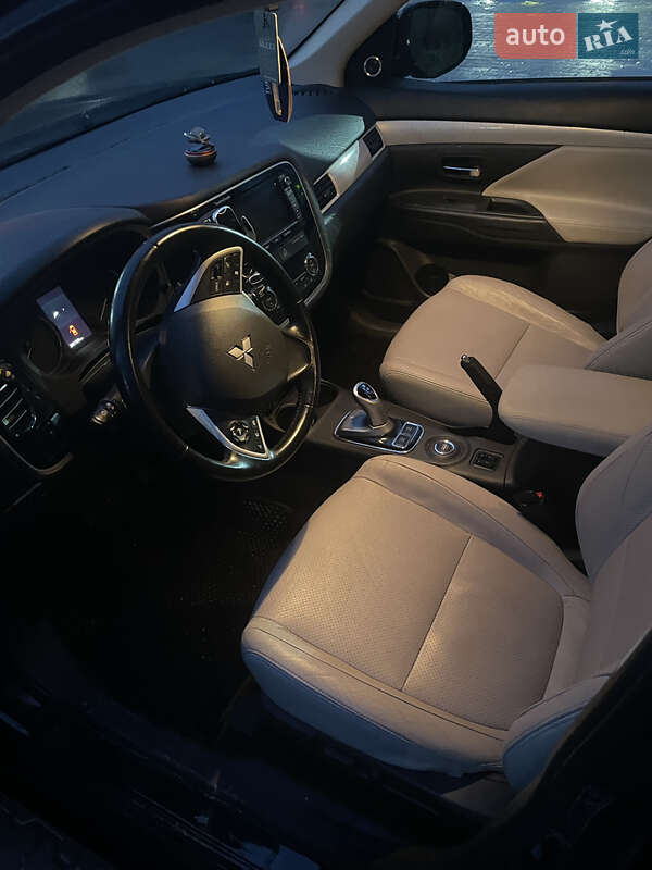 Внедорожник / Кроссовер Mitsubishi Outlander 2014 в Бориславе