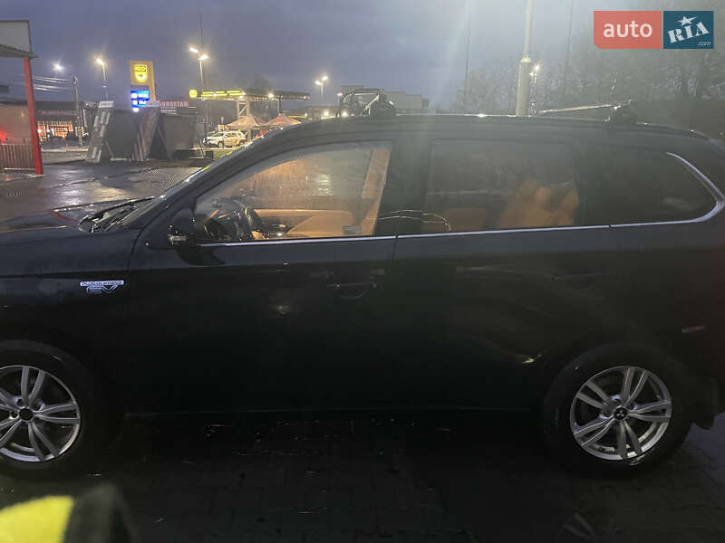 Внедорожник / Кроссовер Mitsubishi Outlander 2014 в Бориславе