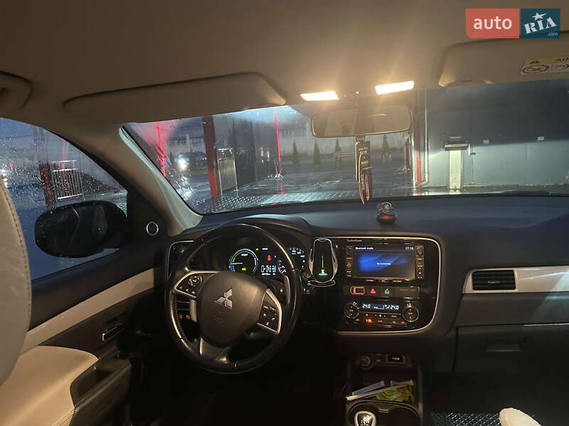 Внедорожник / Кроссовер Mitsubishi Outlander 2014 в Бориславе