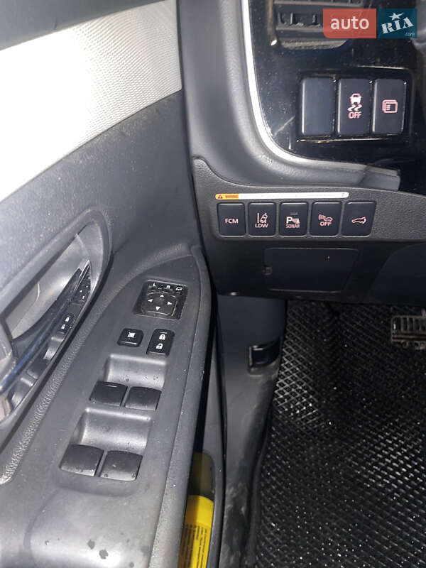 Внедорожник / Кроссовер Mitsubishi Outlander 2014 в Бориславе