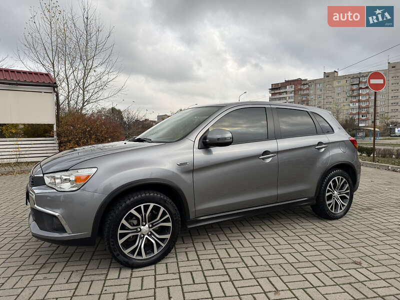 Внедорожник / Кроссовер Mitsubishi Outlander 2019 в Запорожье