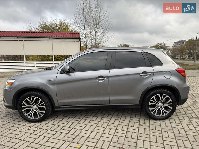 Внедорожник / Кроссовер Mitsubishi Outlander 2019 в Запорожье