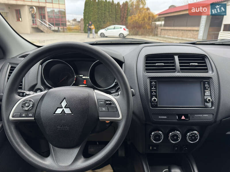 Внедорожник / Кроссовер Mitsubishi Outlander 2019 в Запорожье