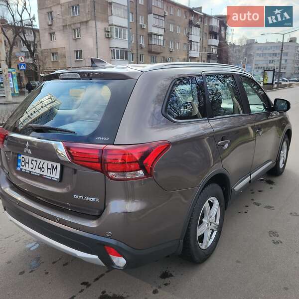 Внедорожник / Кроссовер Mitsubishi Outlander 2017 в Одессе