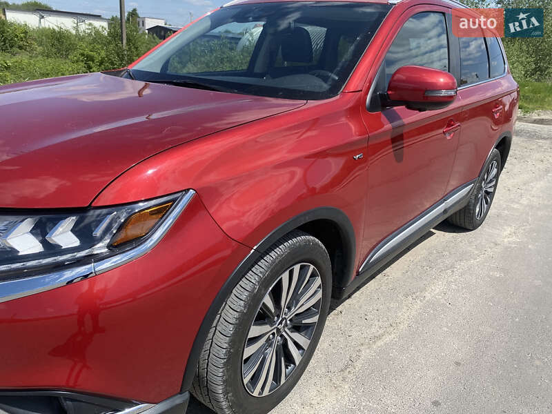 Внедорожник / Кроссовер Mitsubishi Outlander 2019 в Хмельницком фото 6 Внедорожник / Кроссовер Mitsubishi Outlander 2019 в Хмельницком