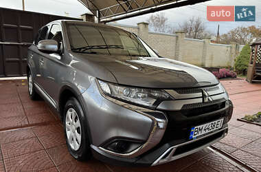 Позашляховик / Кросовер Mitsubishi Outlander 2019 в Сумах