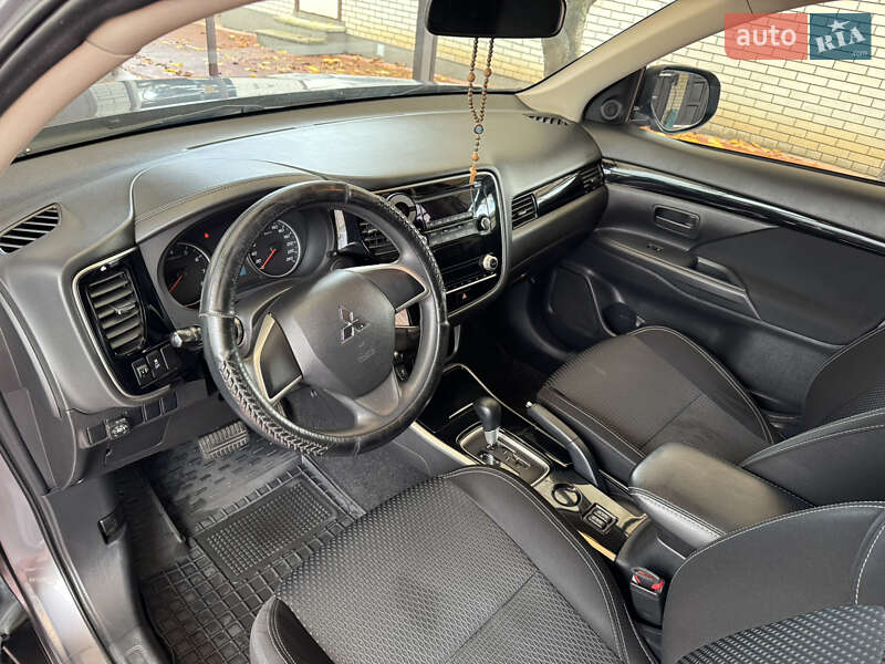 Внедорожник / Кроссовер Mitsubishi Outlander 2019 в Сумах фото 10 Внедорожник / Кроссовер Mitsubishi Outlander 2019 в Сумах
