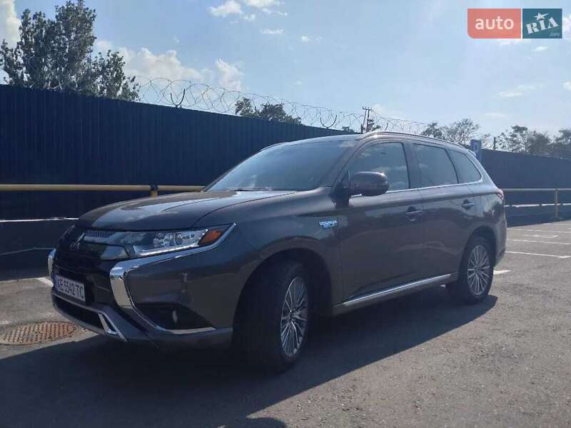 Внедорожник / Кроссовер Mitsubishi Outlander 2019 в Львове