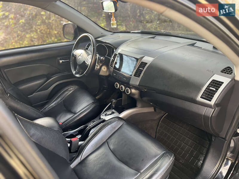 Внедорожник / Кроссовер Mitsubishi Outlander 2008 в Бердичеве фото 24 Внедорожник / Кроссовер Mitsubishi Outlander 2008 в Бердичеве