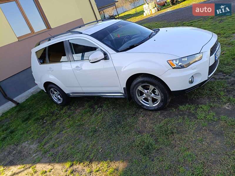 Позашляховик / Кросовер Mitsubishi Outlander 2011 в Шептицькому