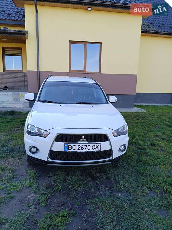 Позашляховик / Кросовер Mitsubishi Outlander 2011 в Шептицькому