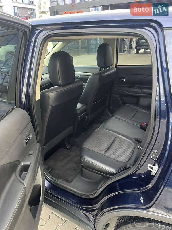 Позашляховик / Кросовер Mitsubishi Outlander 2015 в Рівному фото 14 Позашляховик / Кросовер Mitsubishi Outlander 2015 в Рівному