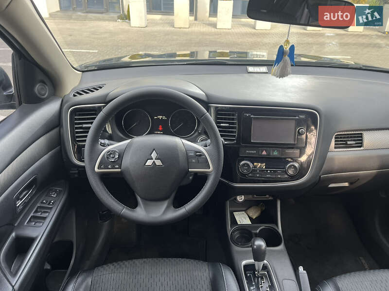 Позашляховик / Кросовер Mitsubishi Outlander 2015 в Рівному фото 18 Позашляховик / Кросовер Mitsubishi Outlander 2015 в Рівному