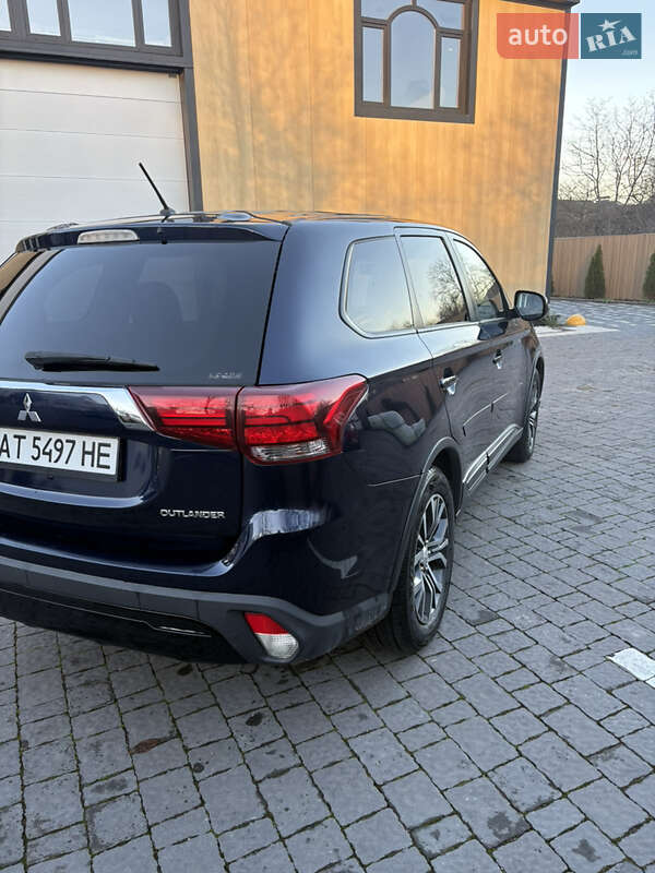 Внедорожник / Кроссовер Mitsubishi Outlander 2015 в Ивано-Франковске