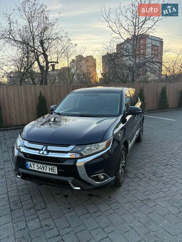 Внедорожник / Кроссовер Mitsubishi Outlander 2015 в Ивано-Франковске