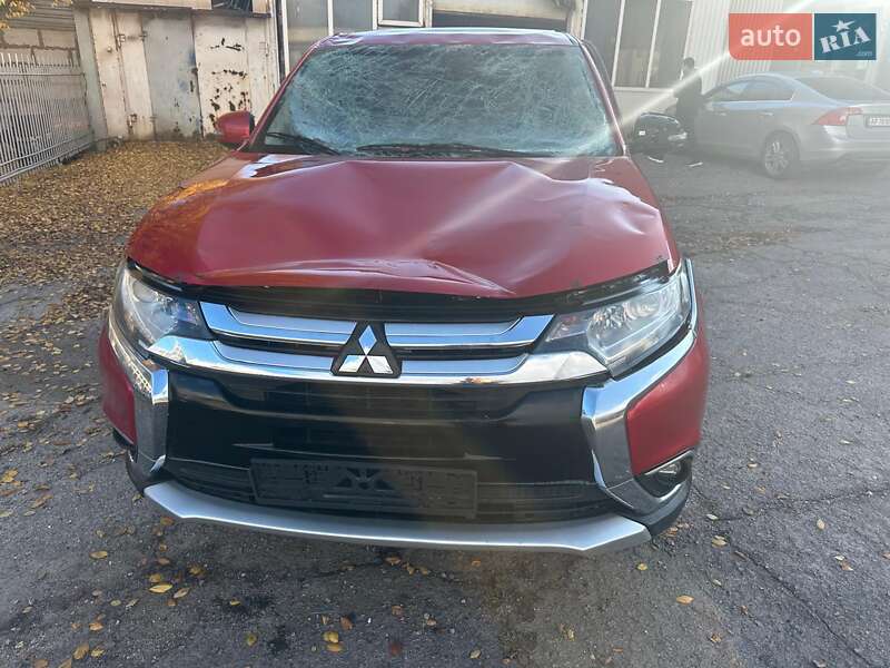 Позашляховик / Кросовер Mitsubishi Outlander 2015 в Запоріжжі фото 5 Позашляховик / Кросовер Mitsubishi Outlander 2015 в Запоріжжі