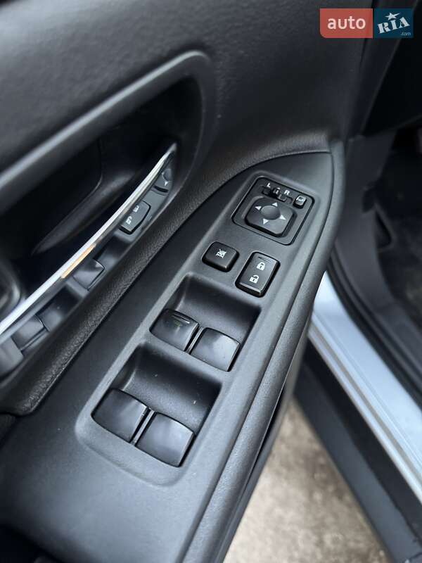 Позашляховик / Кросовер Mitsubishi Outlander 2012 в Сумах фото 29 Позашляховик / Кросовер Mitsubishi Outlander 2012 в Сумах