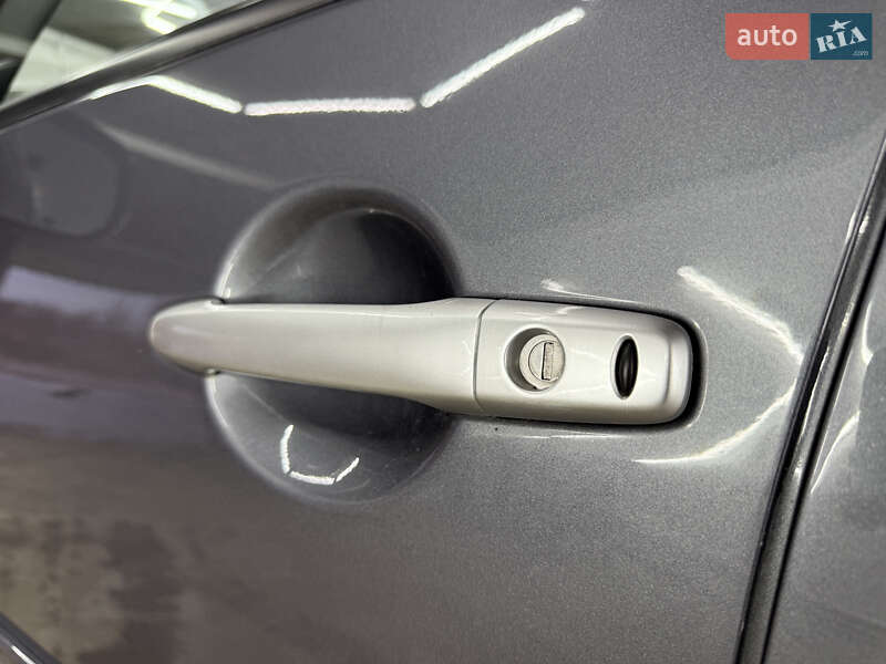 Позашляховик / Кросовер Mitsubishi Outlander 2008 в Кременці