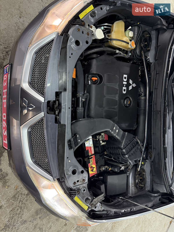 Позашляховик / Кросовер Mitsubishi Outlander 2008 в Кременці