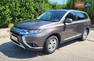 Внедорожник / Кроссовер Mitsubishi Outlander 2021 в Киеве