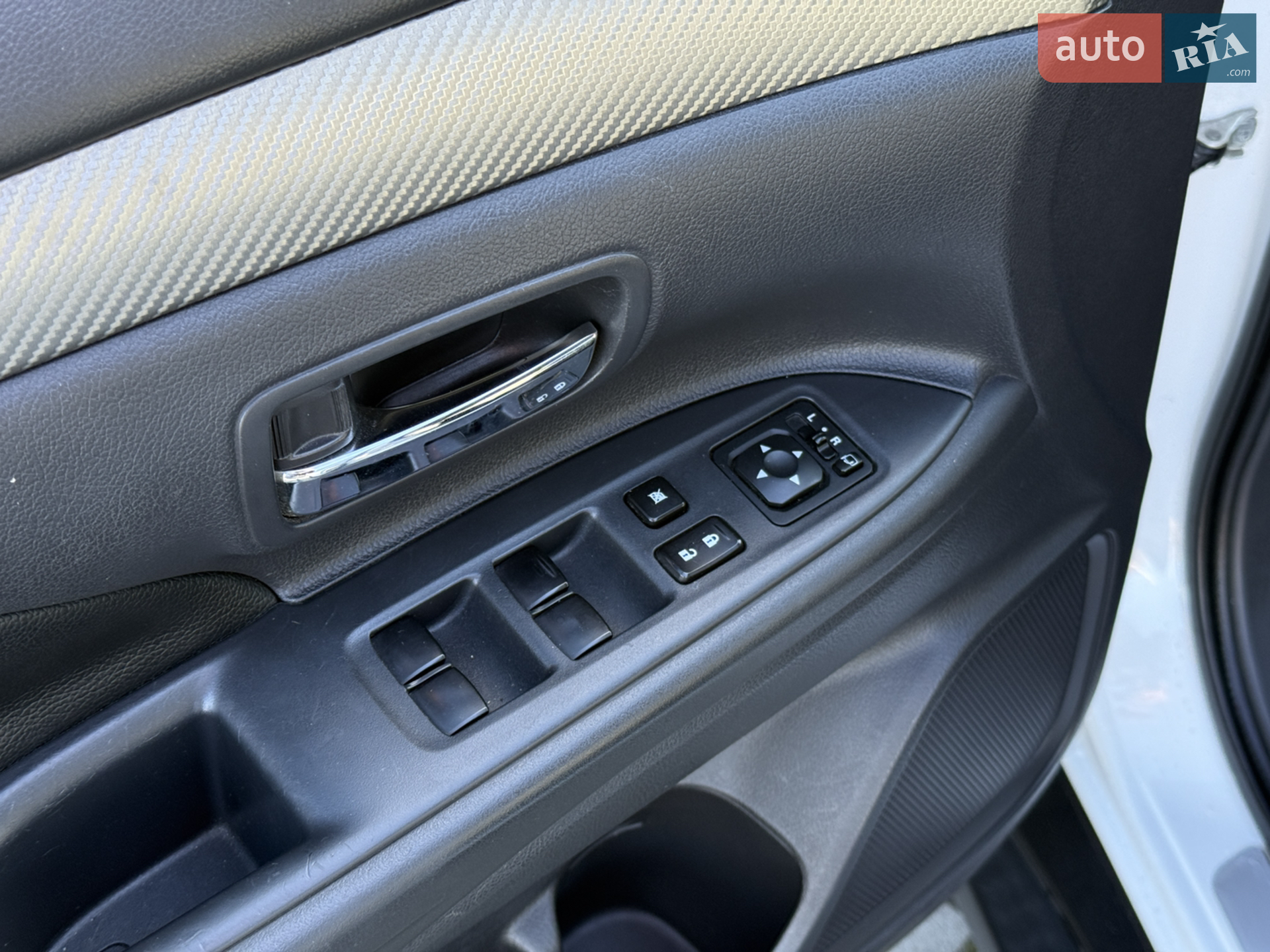 2013 Mitsubishi Outlander - мініатюра 29
