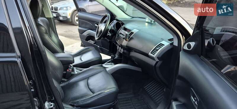 Внедорожник / Кроссовер Mitsubishi Outlander 2008 в Дубно фото 9 Внедорожник / Кроссовер Mitsubishi Outlander 2008 в Дубно