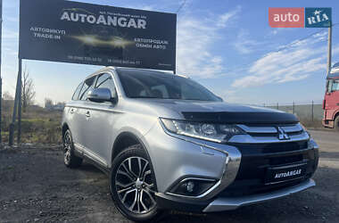 Позашляховик / Кросовер Mitsubishi Outlander 2017 в Києві