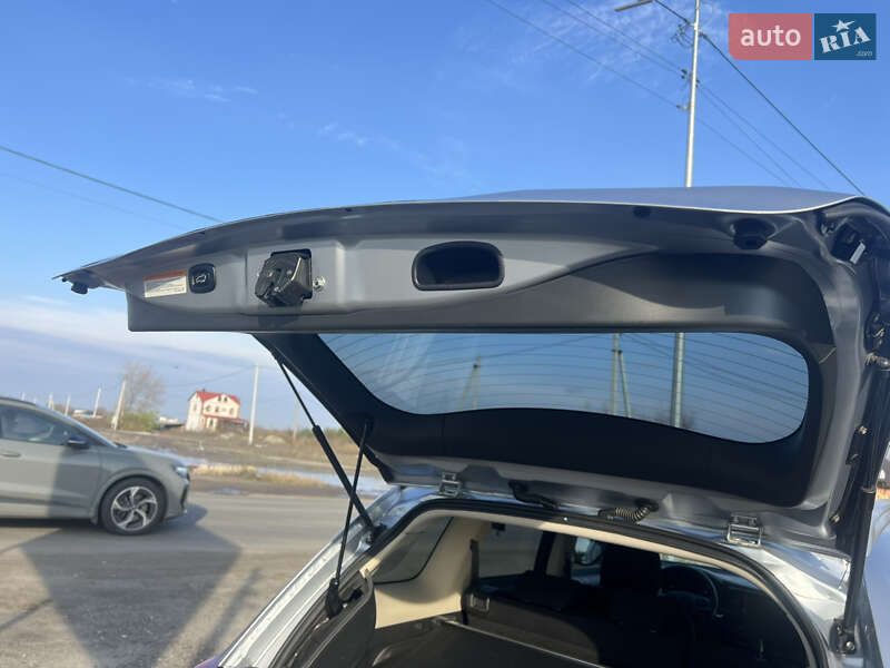 Внедорожник / Кроссовер Mitsubishi Outlander 2017 в Киеве