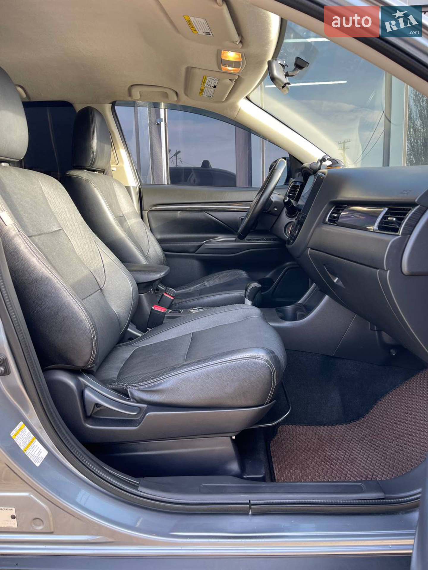 2014 Mitsubishi Outlander - мініатюра 12