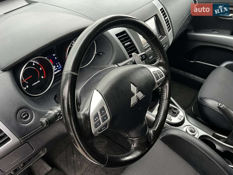 Внедорожник / Кроссовер Mitsubishi Outlander 2012 в Луцке фото 22 Внедорожник / Кроссовер Mitsubishi Outlander 2012 в Луцке