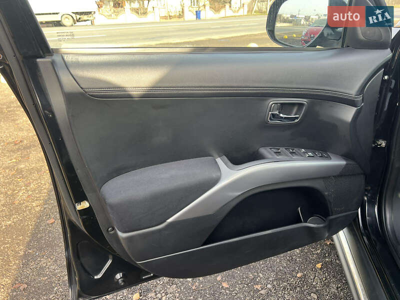 Внедорожник / Кроссовер Mitsubishi Outlander 2010 в Ивано-Франковске фото 20 Внедорожник / Кроссовер Mitsubishi Outlander 2010 в Ивано-Франковске