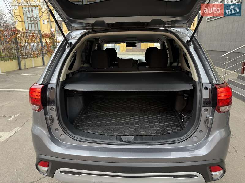 Внедорожник / Кроссовер Mitsubishi Outlander 2020 в Киеве фото 21 Внедорожник / Кроссовер Mitsubishi Outlander 2020 в Киеве