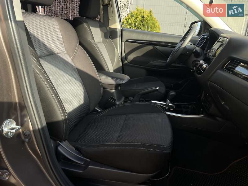 Внедорожник / Кроссовер Mitsubishi Outlander 2021 в Черновцах фото 27 Внедорожник / Кроссовер Mitsubishi Outlander 2021 в Черновцах