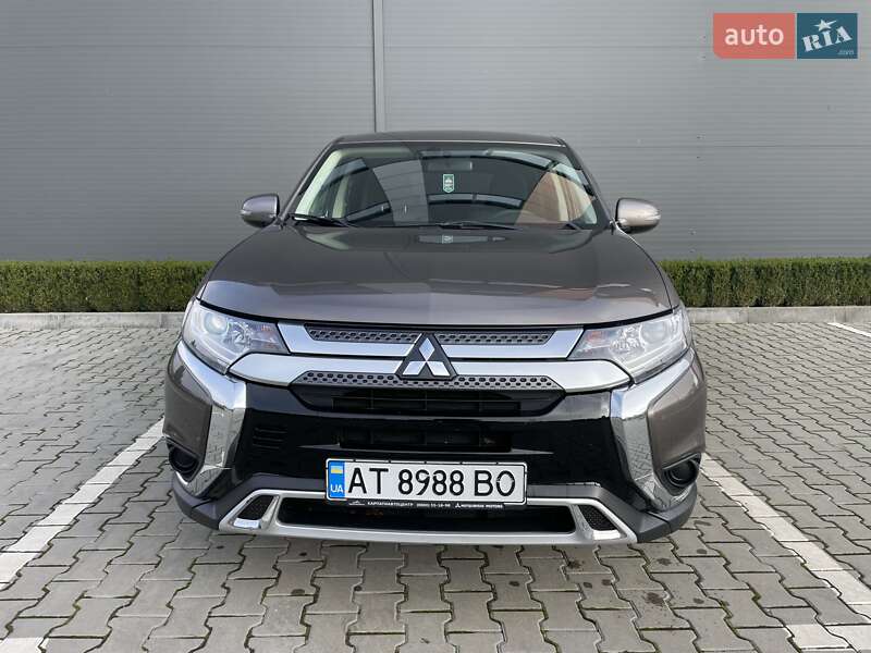 Внедорожник / Кроссовер Mitsubishi Outlander 2021 в Черновцах фото 2 Внедорожник / Кроссовер Mitsubishi Outlander 2021 в Черновцах