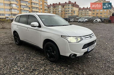 Внедорожник / Кроссовер Mitsubishi Outlander 2014 в Киеве