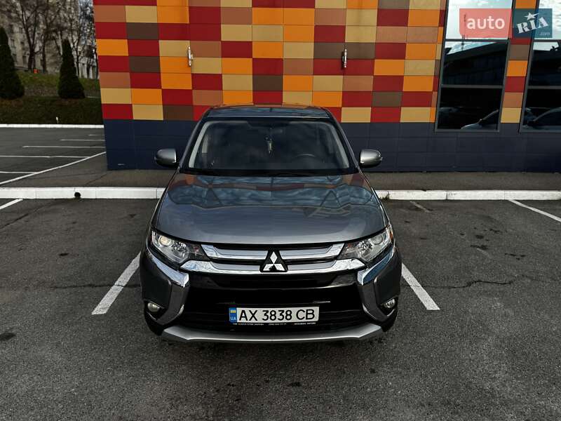 Внедорожник / Кроссовер Mitsubishi Outlander 2017 в Харькове