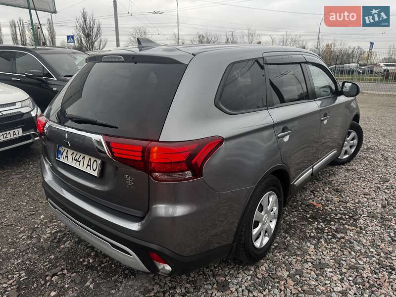 Внедорожник / Кроссовер Mitsubishi Outlander 2021 в Киеве фото 2 Внедорожник / Кроссовер Mitsubishi Outlander 2021 в Киеве