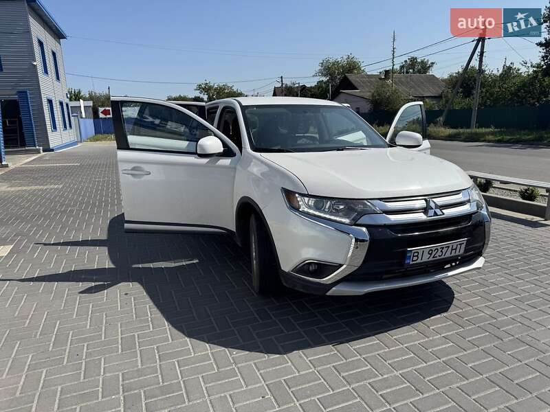 Внедорожник / Кроссовер Mitsubishi Outlander 2015 в Сумах фото 4 Внедорожник / Кроссовер Mitsubishi Outlander 2015 в Сумах