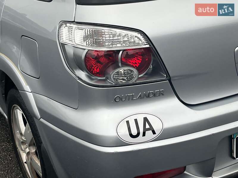Позашляховик / Кросовер Mitsubishi Outlander 2008 в Києві