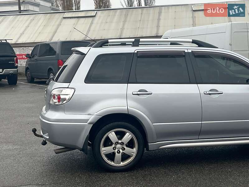 Позашляховик / Кросовер Mitsubishi Outlander 2008 в Києві