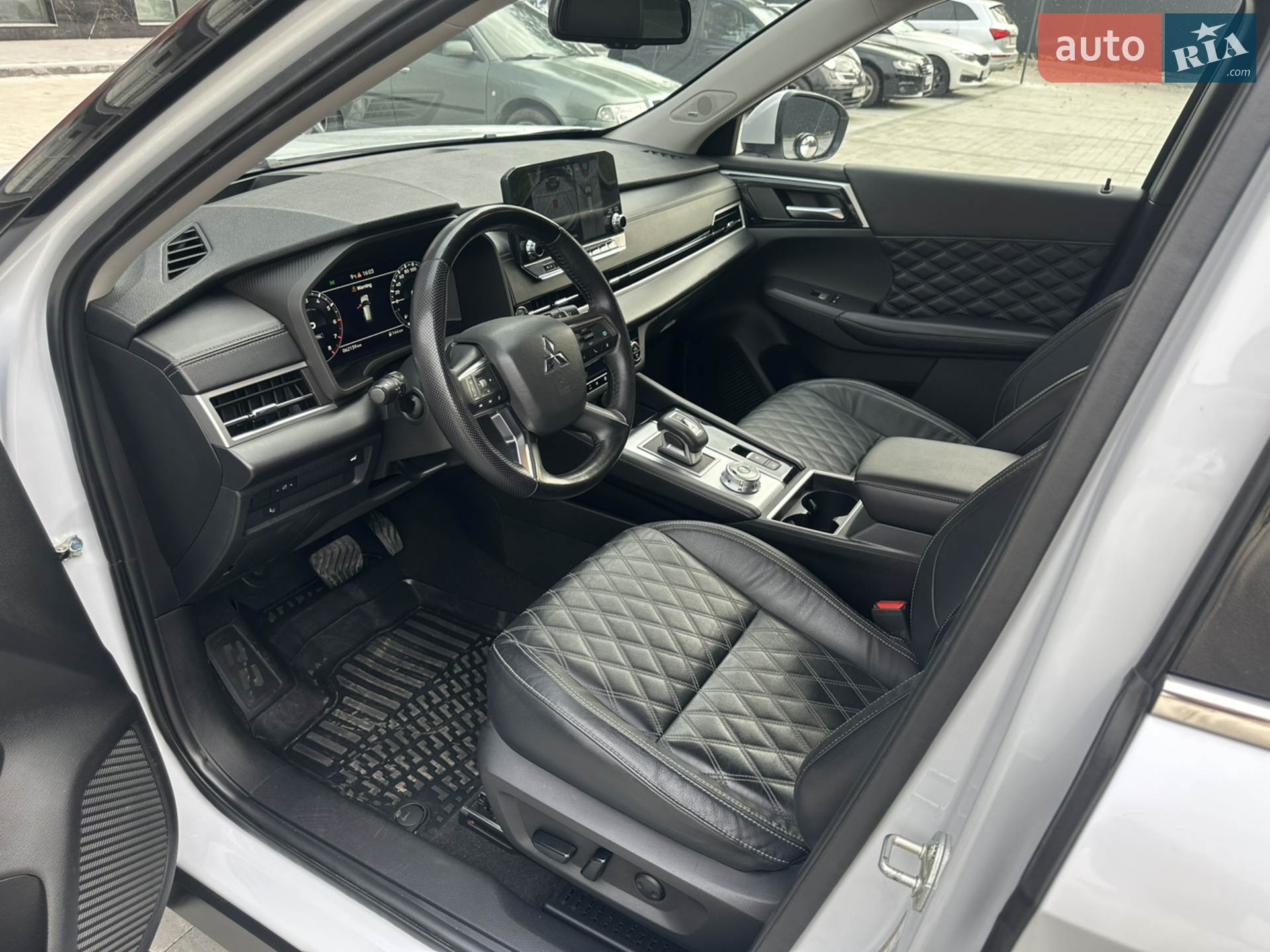 2021 Mitsubishi Outlander - мініатюра 17